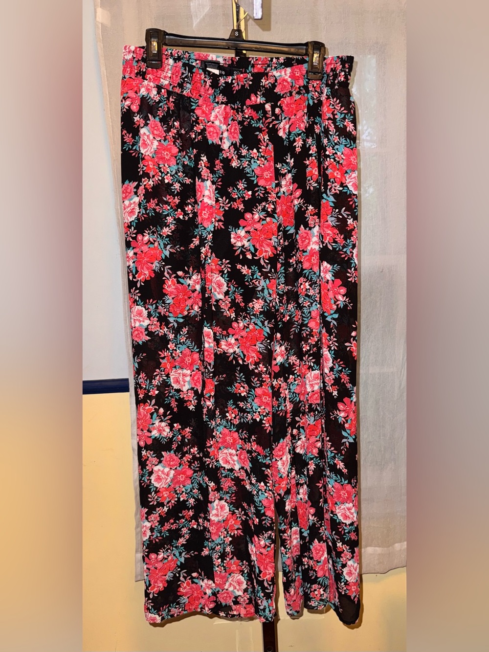 Torrid size 00 floral pants